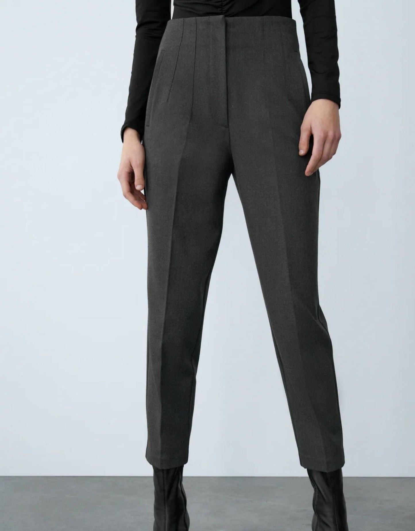 ๐โโ๏ธ Tailored Pleat High Waist Pants