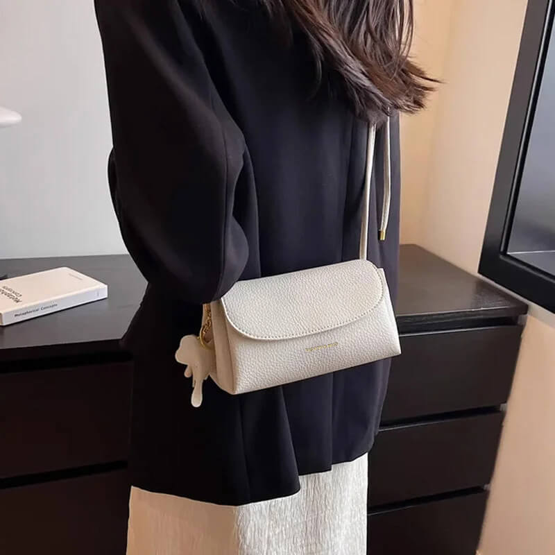 🔥Women's High end Fashion Crossbody Bag with Elephant Pendant👜