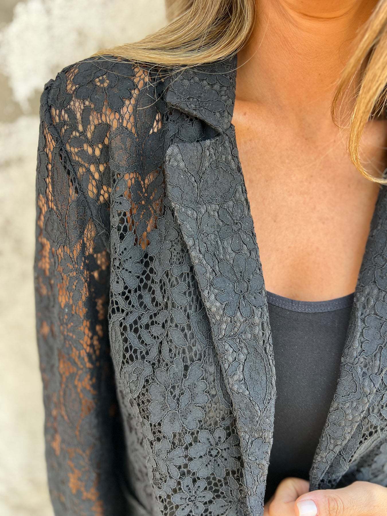 Blazer made of continuous lace mesh