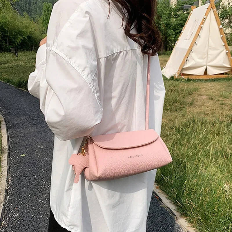 🔥Women's  High end Fashion Crossbody Bag with Elephant Pendant👜
