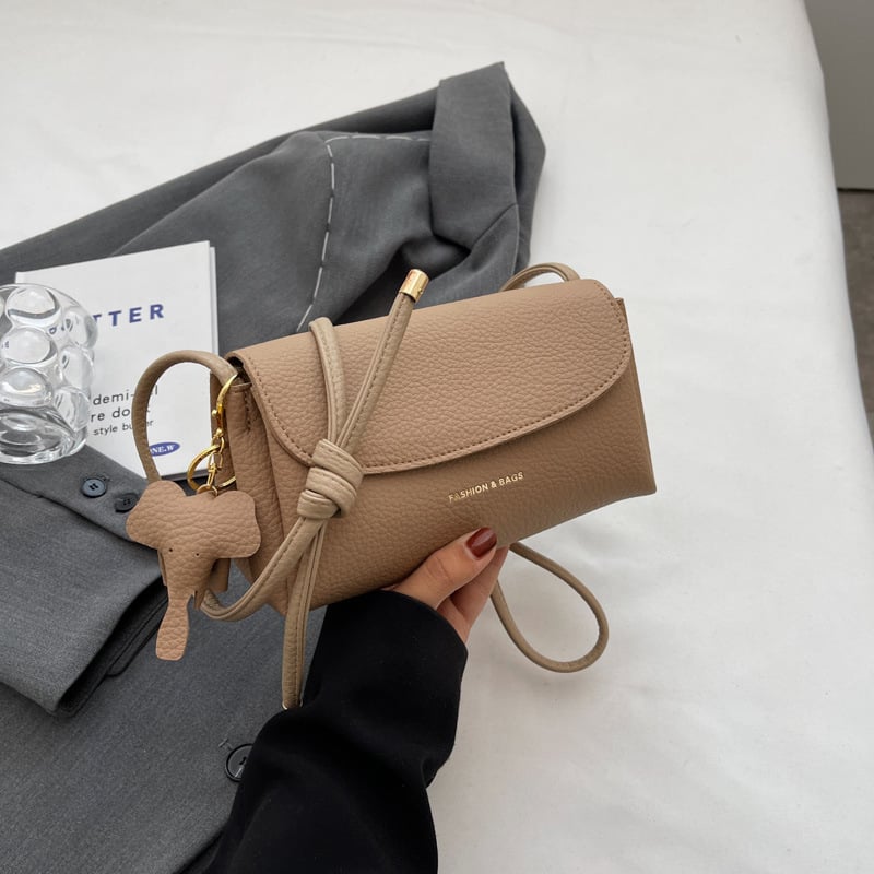 🔥Women's  High end Fashion Crossbody Bag with Elephant Pendant👜